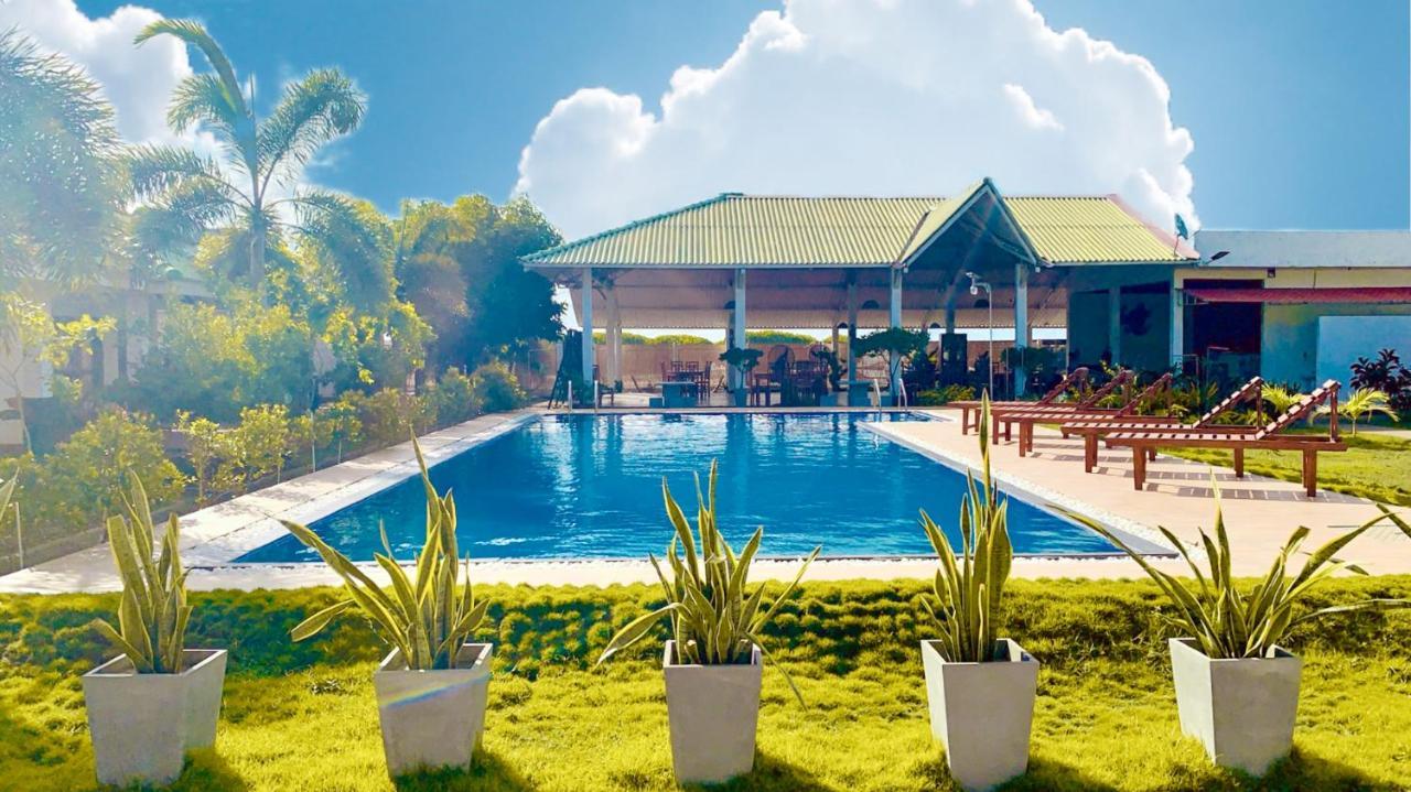 Atara Lagoon Hotel Kalpitiya